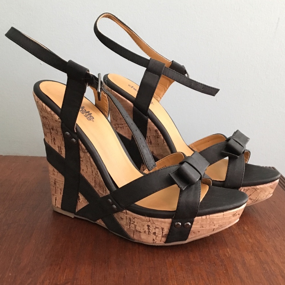 Black cork wedge heels with bow
